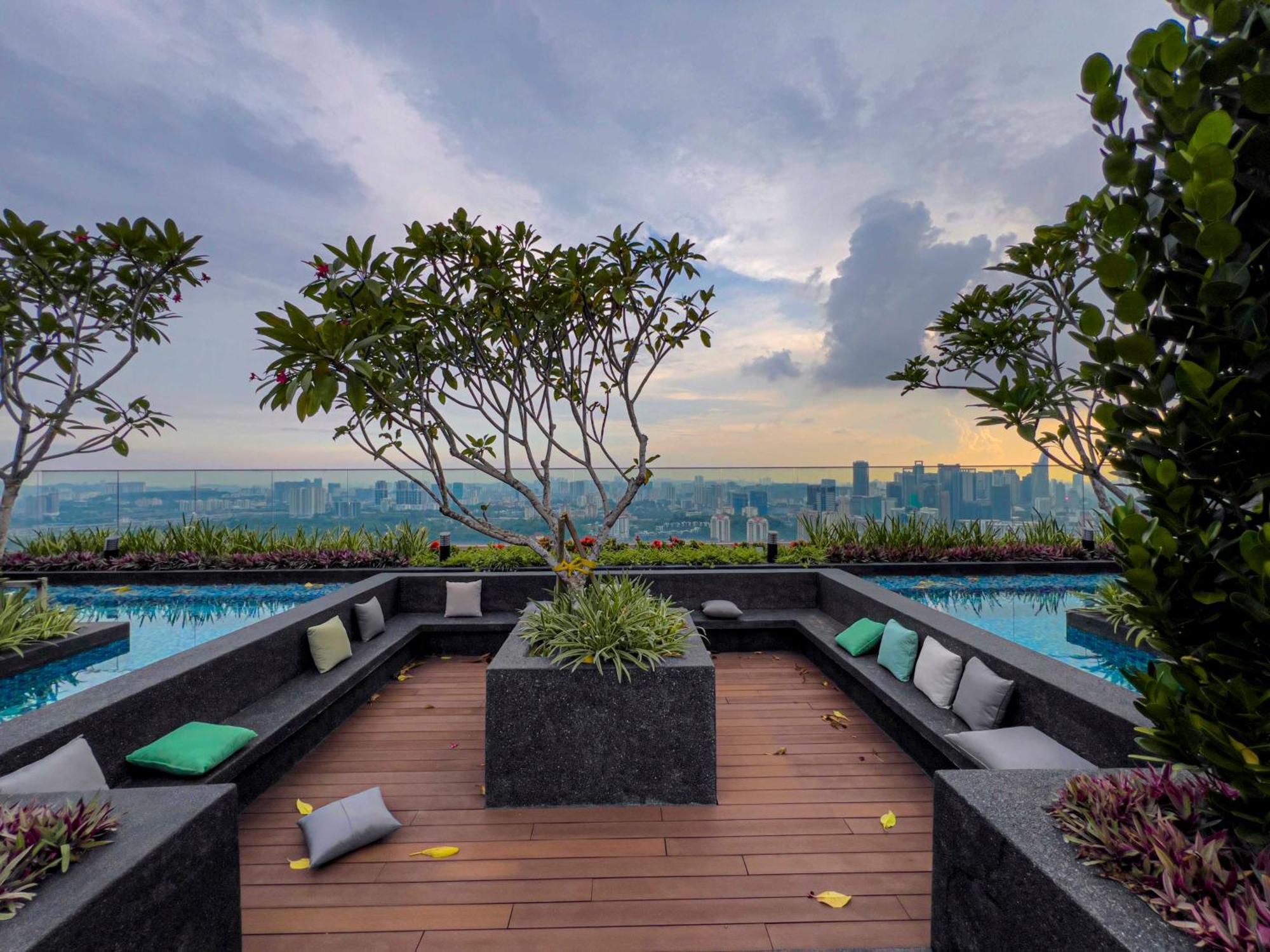 Sky Pool Suites Kl Sentral - Riveria City Куала-Лумпур Экстерьер фото