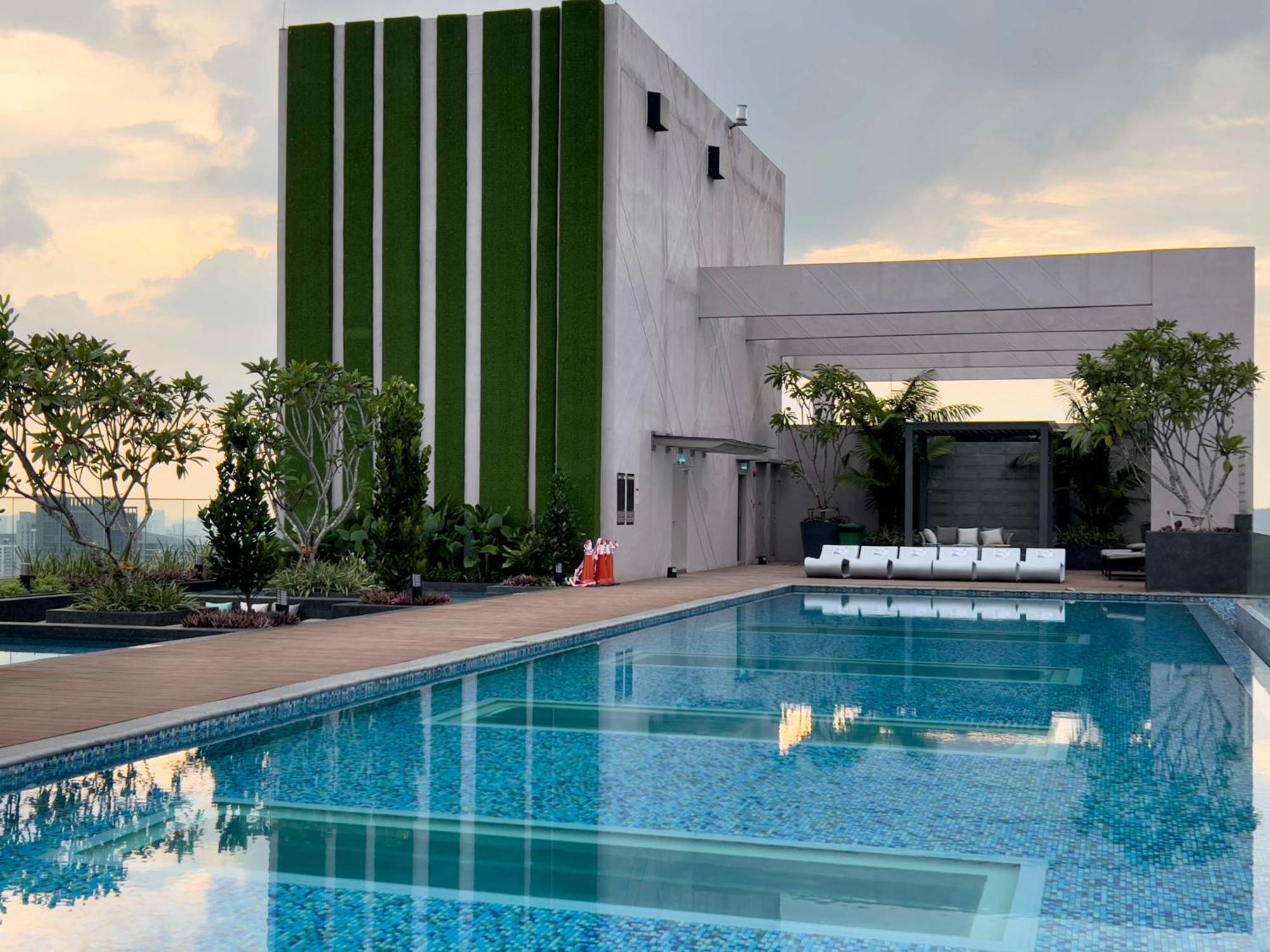 Sky Pool Suites Kl Sentral - Riveria City Куала-Лумпур Экстерьер фото