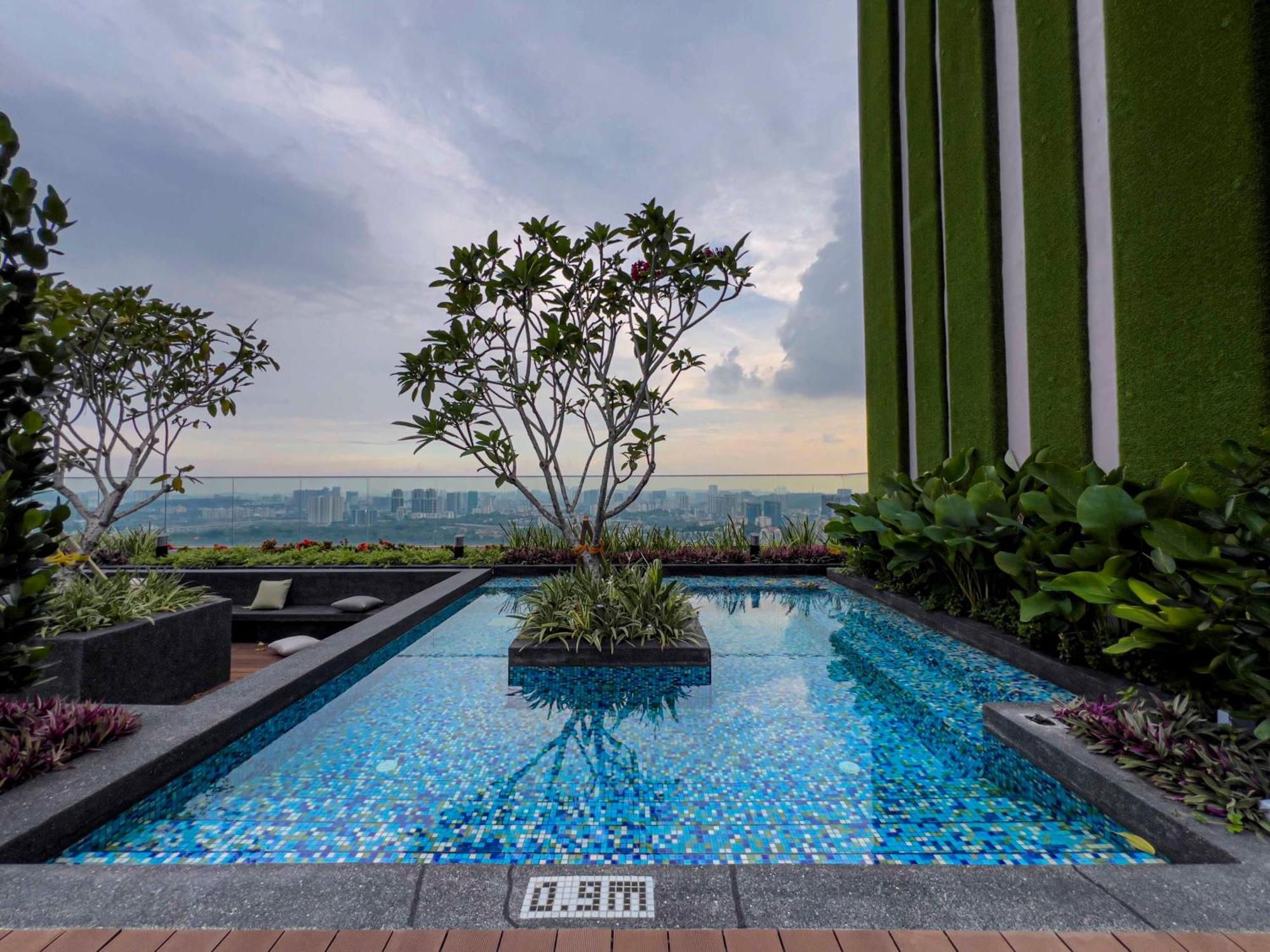Sky Pool Suites Kl Sentral - Riveria City Куала-Лумпур Экстерьер фото