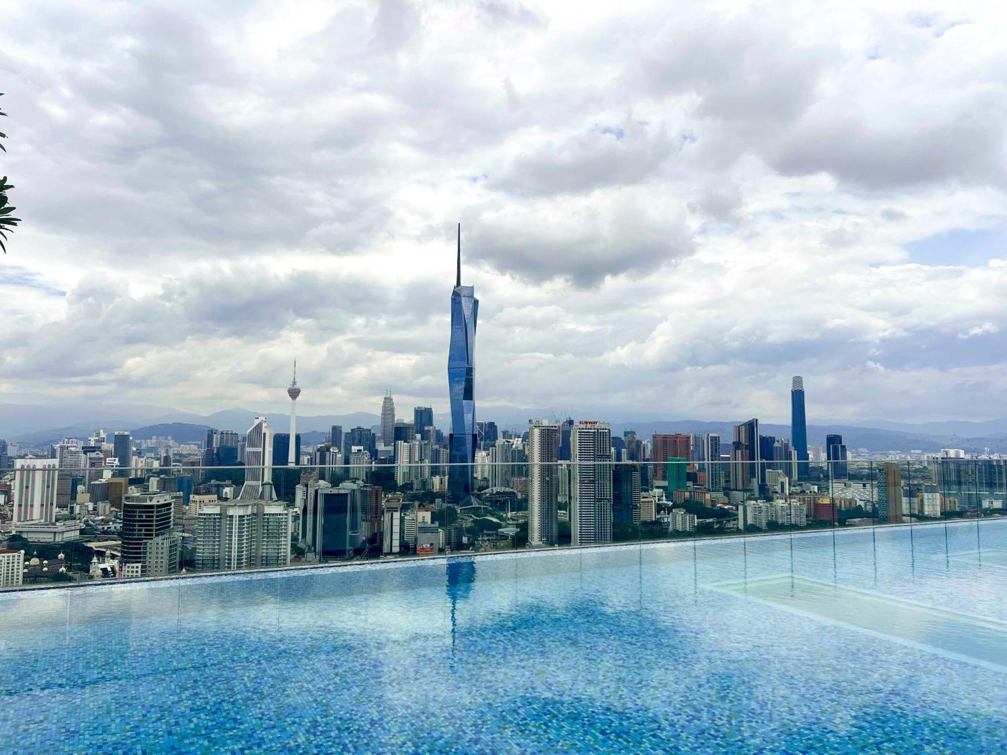 Sky Pool Suites Kl Sentral - Riveria City Куала-Лумпур Экстерьер фото