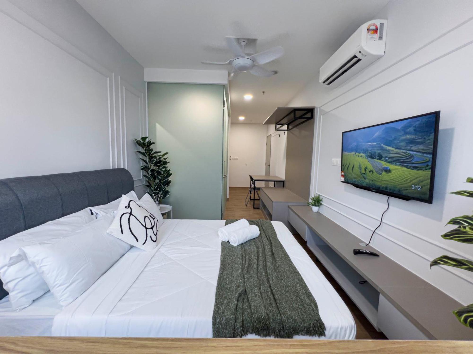 Sky Pool Suites Kl Sentral - Riveria City Куала-Лумпур Экстерьер фото