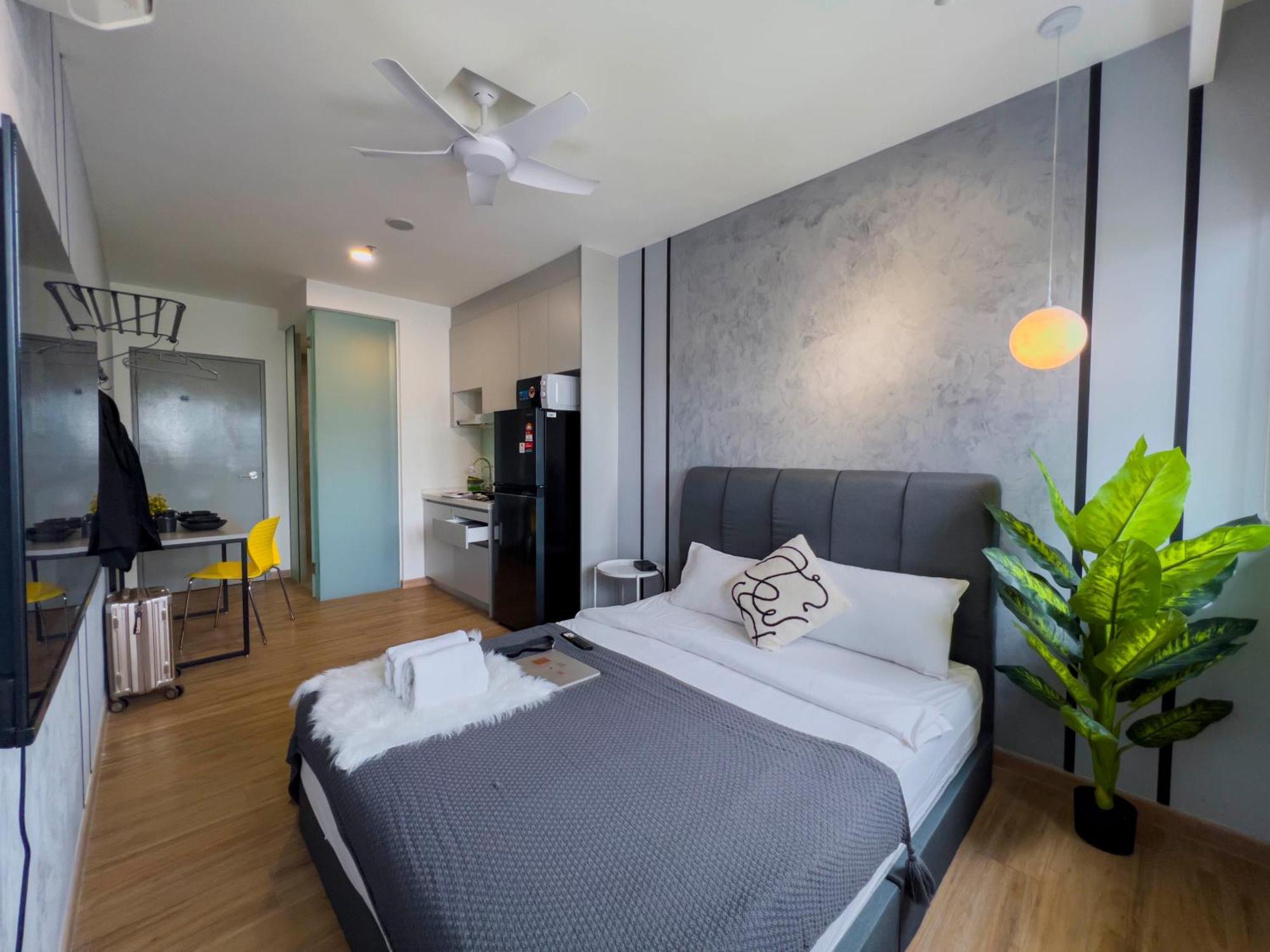 Sky Pool Suites Kl Sentral - Riveria City Куала-Лумпур Экстерьер фото